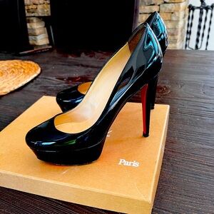 Christian Louboutin Bianca 120 Patent Calf 71/2 / 37.5 Red Bottoms - Beautiful!